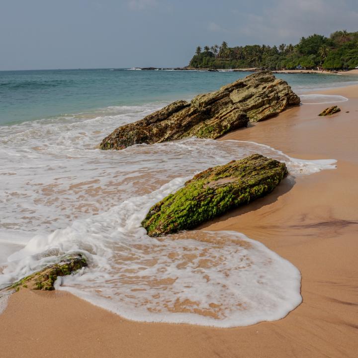 DAY 6 & 7 – Pasikuda Beach: Calm bays and warm shallow waters